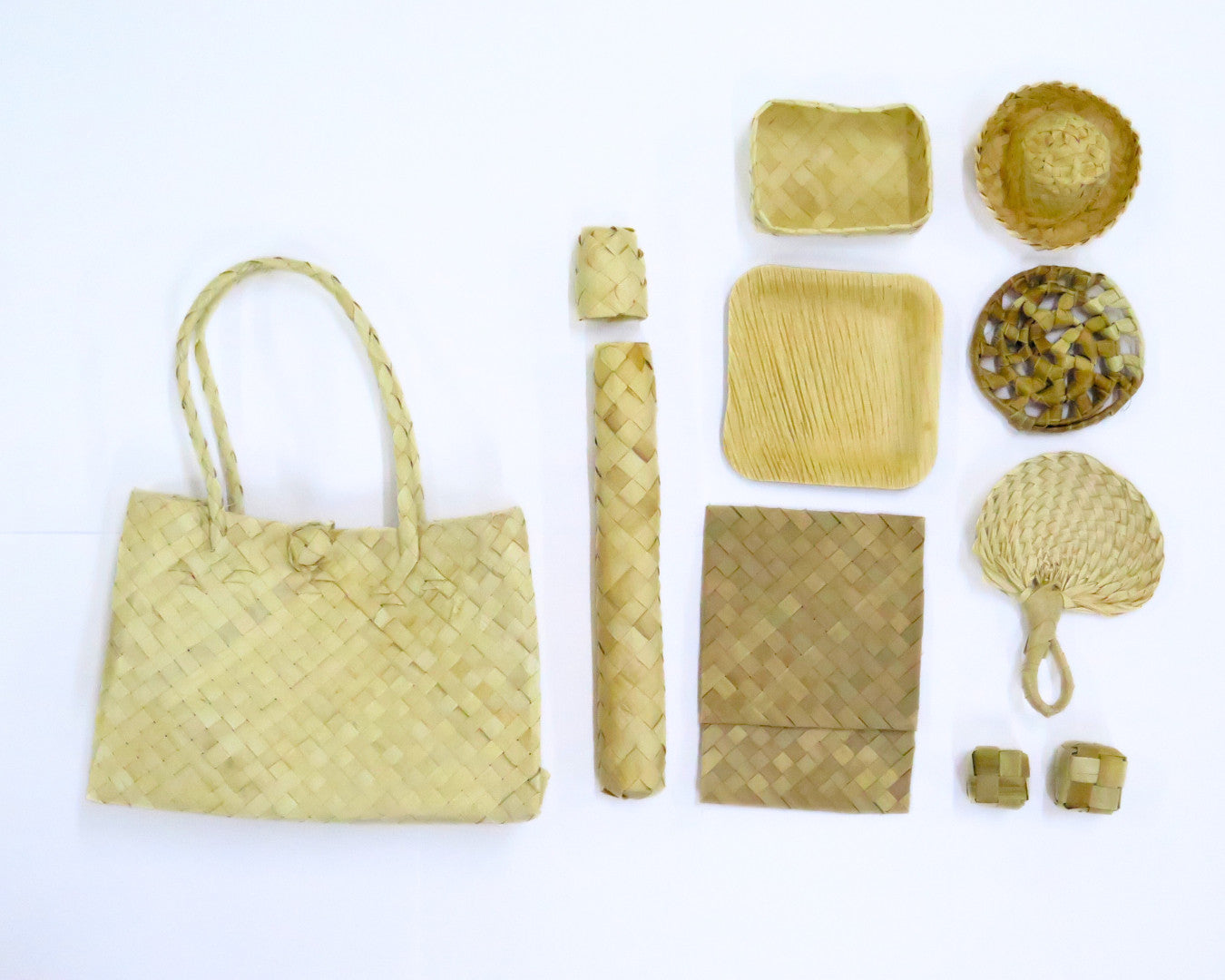 Palm bundle set with 11 natural palm chew toys displayed